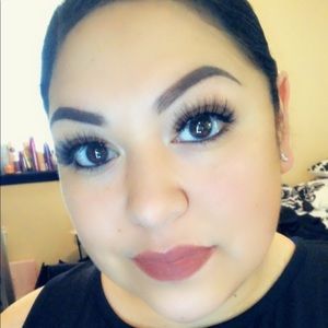 Meet your Posher, Elaina